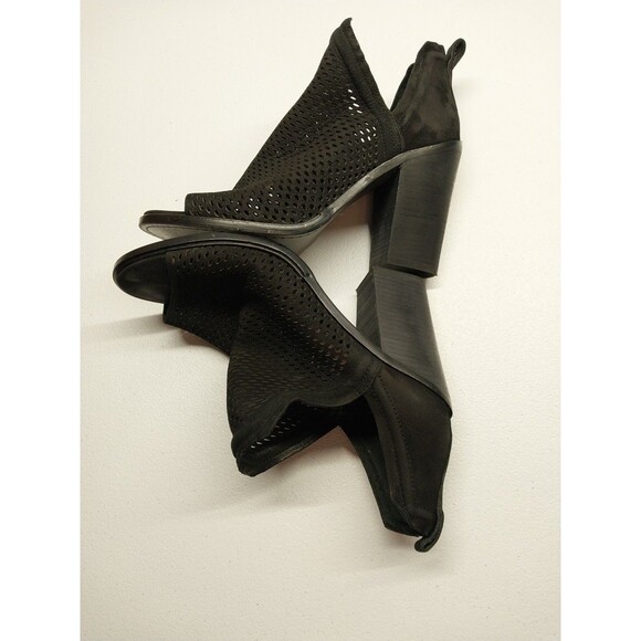 Vince Camuto Kensa Perforated Booties 8.5M Black Boho Chic Whimsigoth Bikercore - Picture 7 of 14